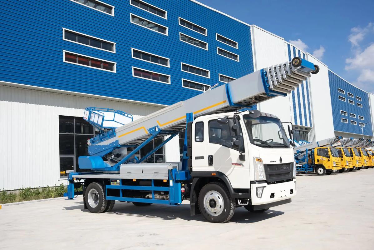 枣庄台儿庄出租云梯车高空作业车 建筑垃圾搬运